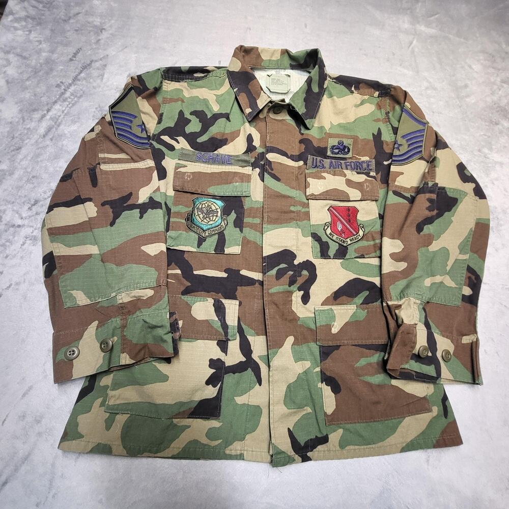 Vintage U.S. Air Force Coat Mens Medium Short Woodland Camo BDU Patches 90s